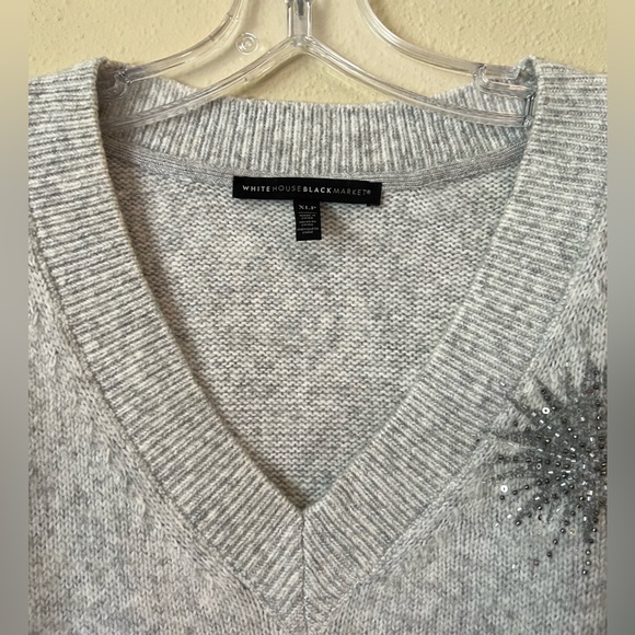 White House Black Market Holiday Sweater LG Grey V-Neck Sparkle Snowflake XLP - Picture 8 of 16